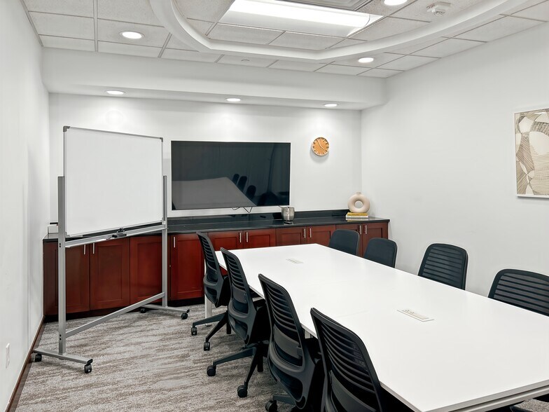 More Photos Of 4470 W 78th Street Cir, Bloomington Coworking Space