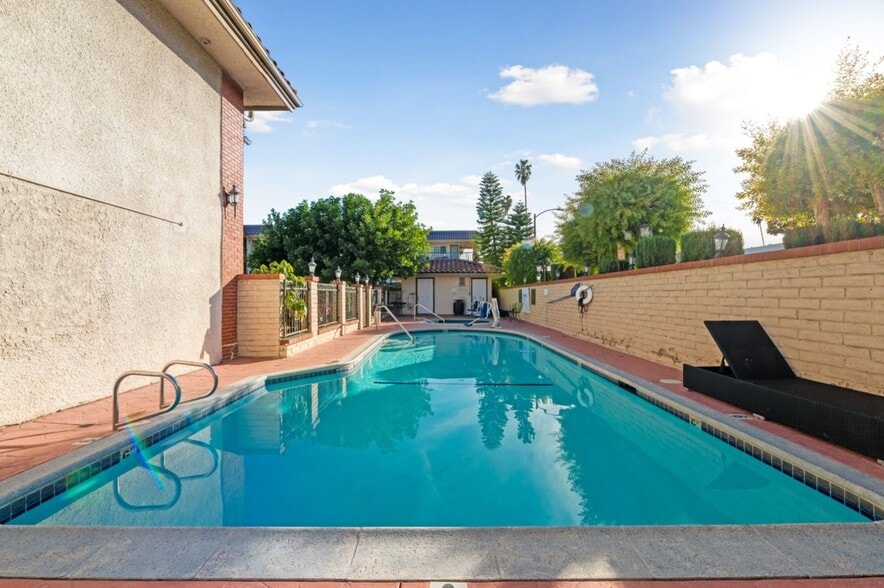 More Photos Of 2156 E Colorado Blvd, Pasadena Hotel For Sale