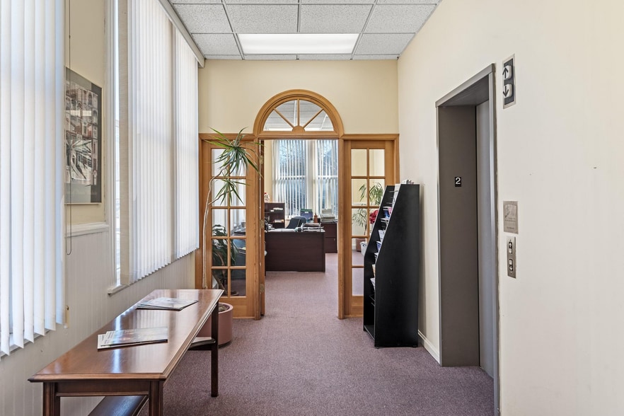 More Photos Of 45 East Piccadilly, Winchester Office For Lease