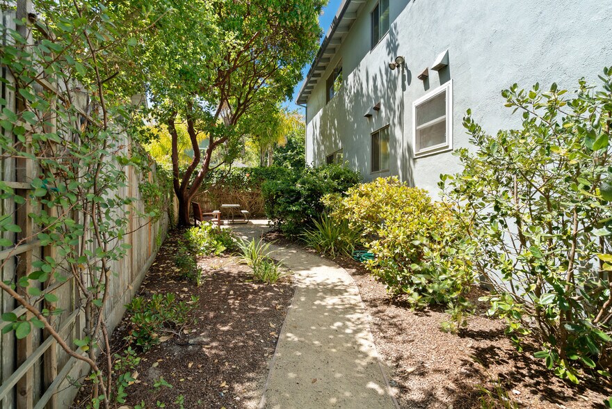 More Photos Of 1450 Merrill St, Santa Cruz Apartments For Sale