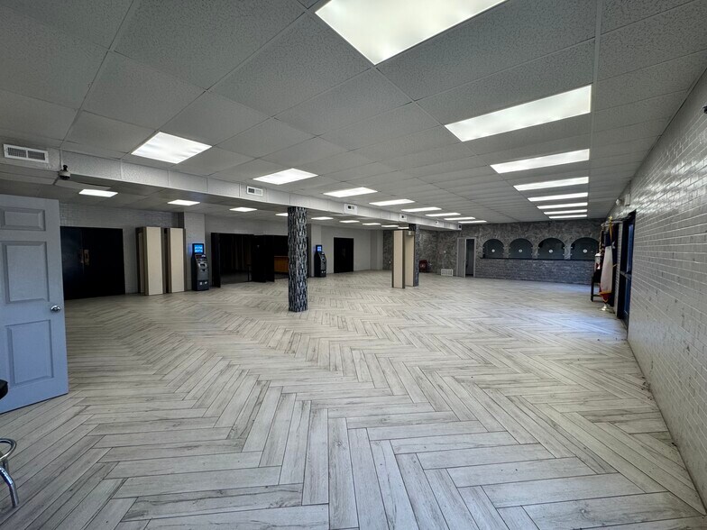 More Photos Of 10408 State Highway 64 E, Tyler Theater Concert Hall For Sale