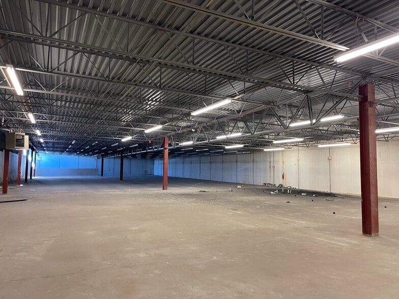 More Photos Of 6352 Airway Dr, Indianapolis Manufacturing For Sale