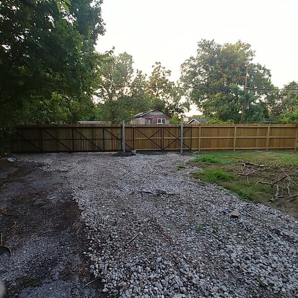 More Photos Of 4828 Baton Rouge St, Houston Land For Lease