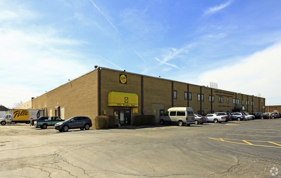 More Photos Of 26150 Richmond Rd, Cleveland Warehouse For Lease