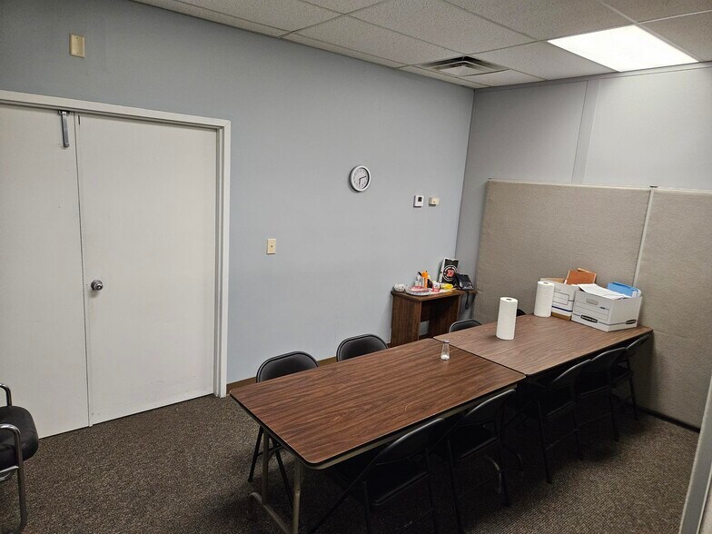 More Photos Of 10855 Indeco Dr, Cincinnati Office For Sale