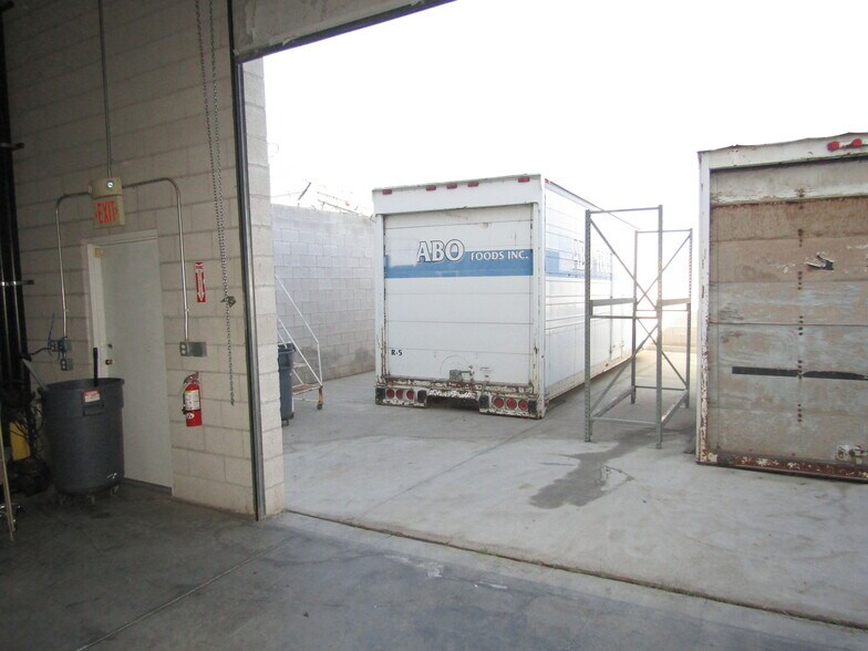 More Photos Of 209 E Brooks Ave, North Las Vegas Distribution For Lease
