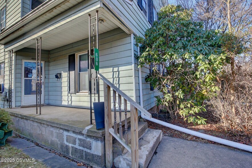 More Photos Of 606 W Main St, Bloomsburg Flex For Sale