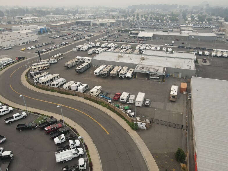 More Photos Of 3203 W Marie St, Pasco Auto Dealership For Lease