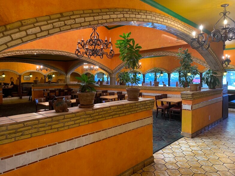 More Photos Of 2490 Fair St, Chico Restaurant For Lease