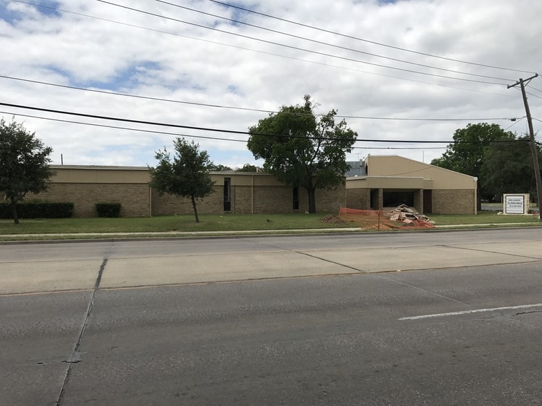 More Photos Of 819-901 N O'Connor Rd, Irving Office For Sale