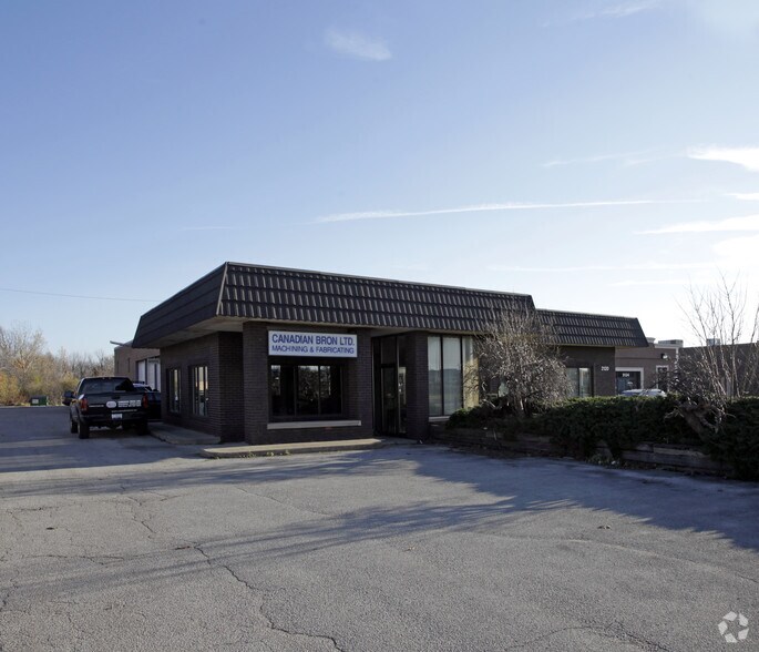 Primary Photo Of 2120 Speers Rd, Oakville Warehouse For Lease