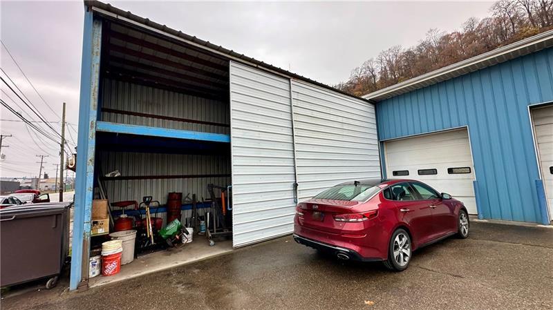 More Photos Of 535 Freeport Rd, Creighton Auto Repair For Sale