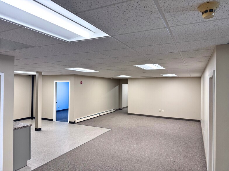 More Photos Of 182 N Main St, Fall River Office For Lease