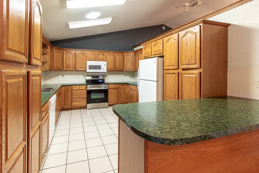 More Photos Of 3255 SE 3rd Ave, Ocala Office Residential For Sale