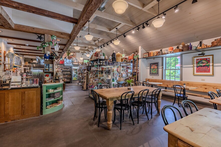 More Photos Of 305 Main St, Peru Restaurant For Sale