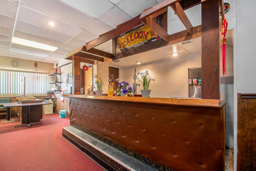 More Photos Of 108 E Ferry St, Berrien Springs Flex For Sale