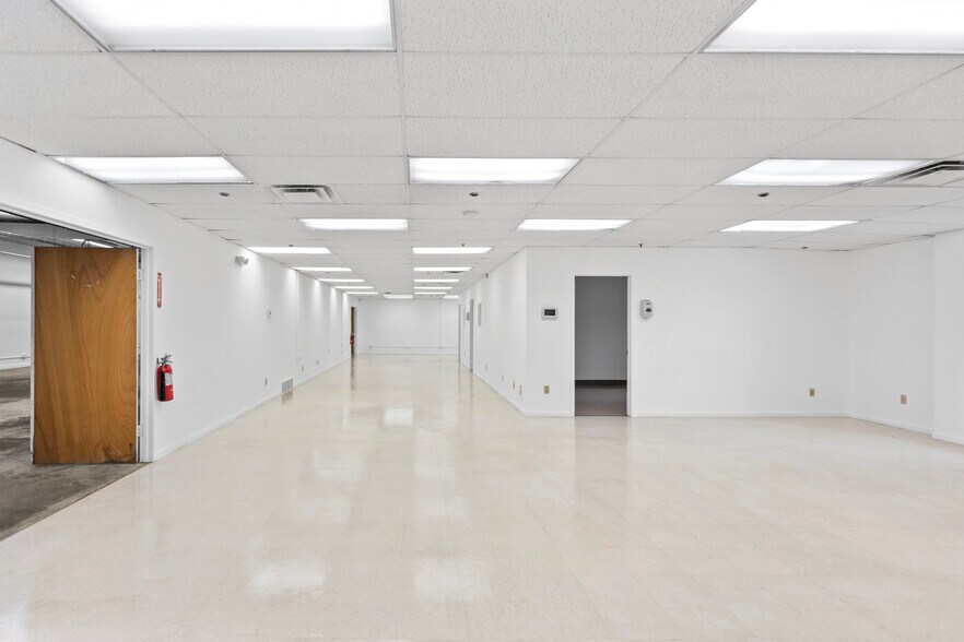 More Photos Of 27 Kent St, Ballston Spa Warehouse For Lease