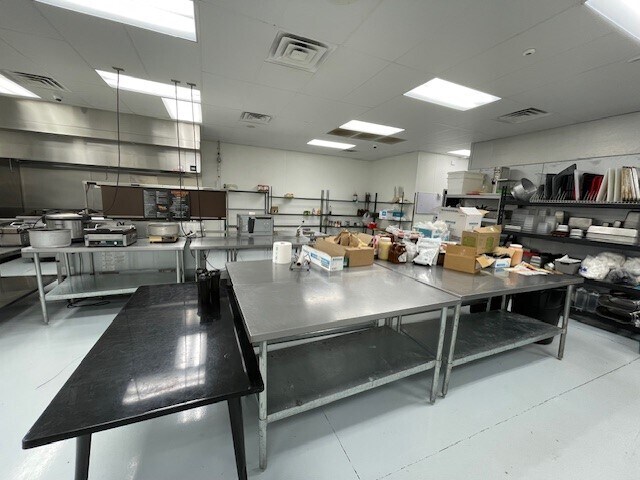 More Photos Of 2915-2921 Battleground Ave, Greensboro Restaurant For Lease