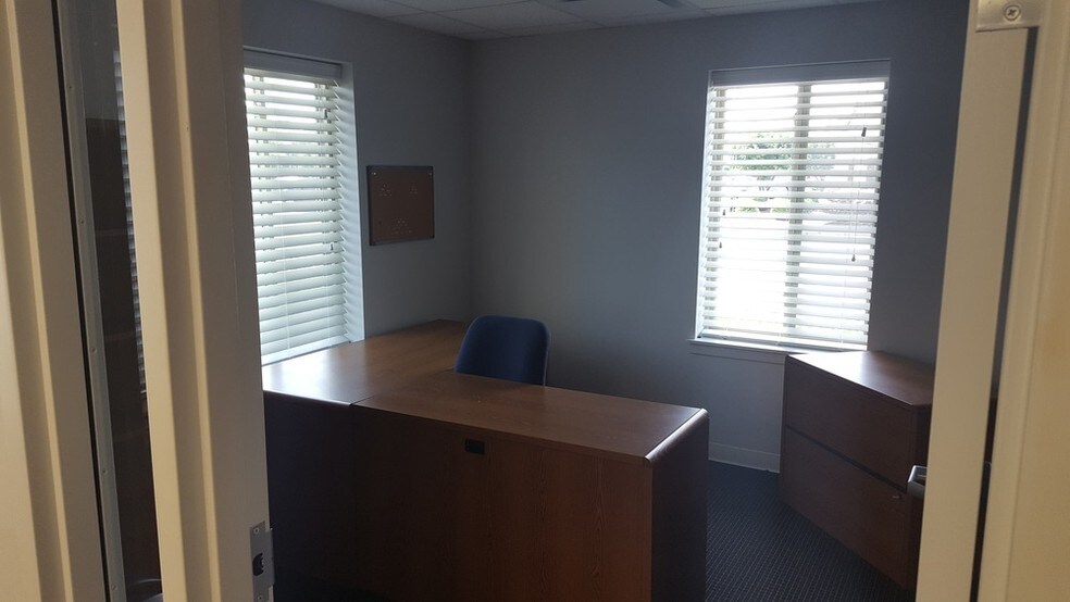 More Photos Of 1324 Belmont Ave, Salisbury Medical For Sale