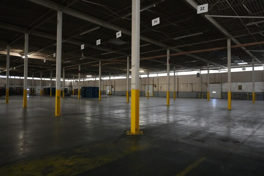 More Photos Of 2301 Virginia Ave, Culloden Warehouse For Sale