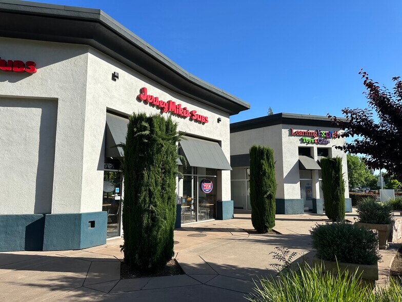 More Photos Of 605 Mangrove Ave, Chico Storefront Retail Office For Sale