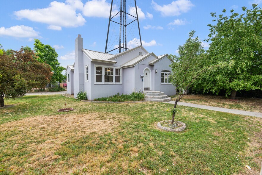 More Photos Of 191 SW 5th Ave, Ontario Specialty For Sale