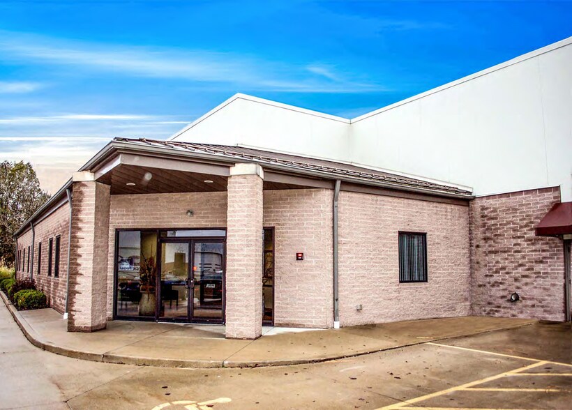 More Photos Of 5900 Pennsylvania Ave, Maple Heights Distribution For Lease