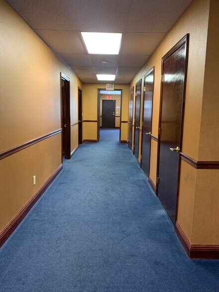 More Photos Of 16255 Aviation Loop Dr, Brooksville Manufacturing For Lease