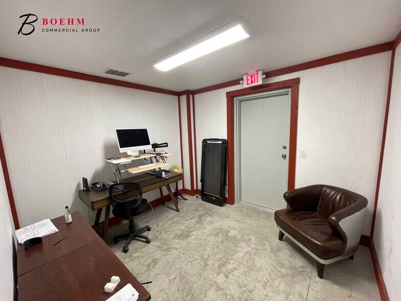 More Photos Of 347 E FM 289, Comfort Warehouse For Lease