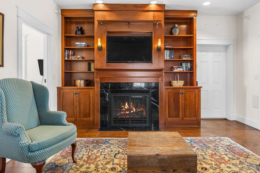More Photos Of 31 Huntington Pl, Rochester Apartments For Sale