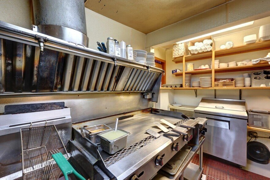 More Photos Of 996 Pacific Dr, Hammond Restaurant For Sale