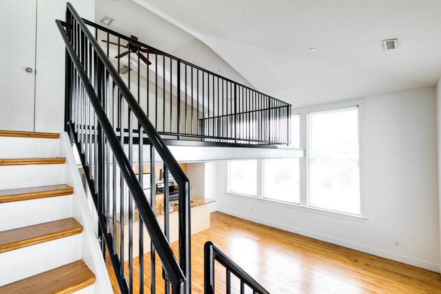 More Photos Of 141 E Wythe St, Petersburg Apartments For Sale