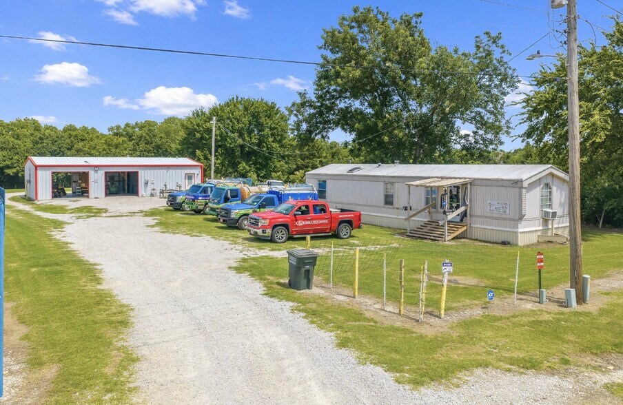 More Photos Of 7864 Brock Rd, Ardmore Service For Sale