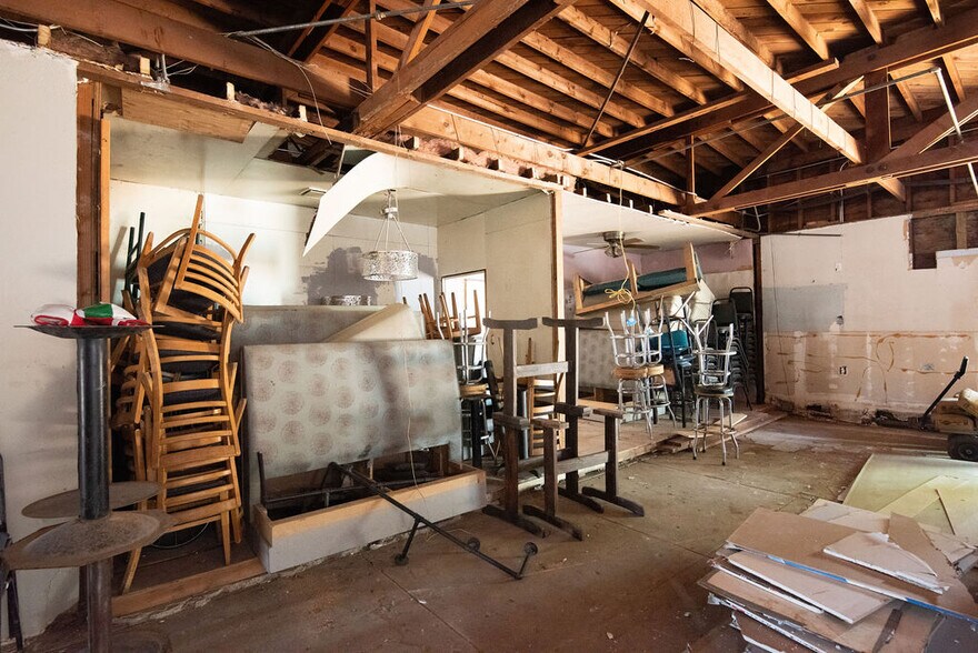 More Photos Of 132 S 1st St, Turlock Storefront For Sale