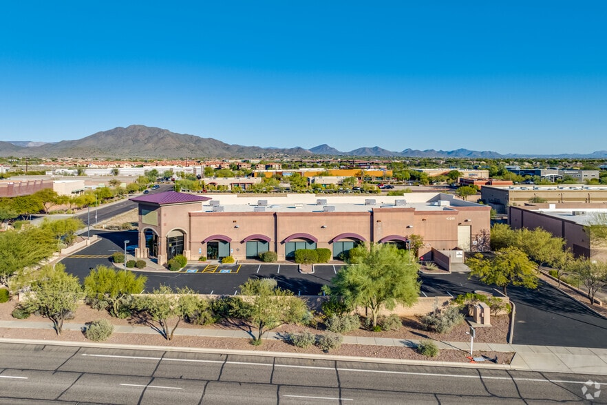 More Photos Of 42205 N Vision Way, Phoenix Department Store For Lease