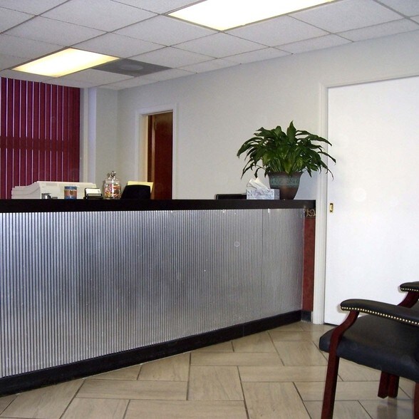 More Photos Of 505-511 5th St, Sioux City Office For Sale