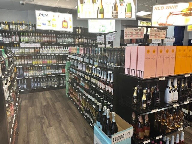 More Photos Of 819 Us-90, Gautier Convenience Store For Lease