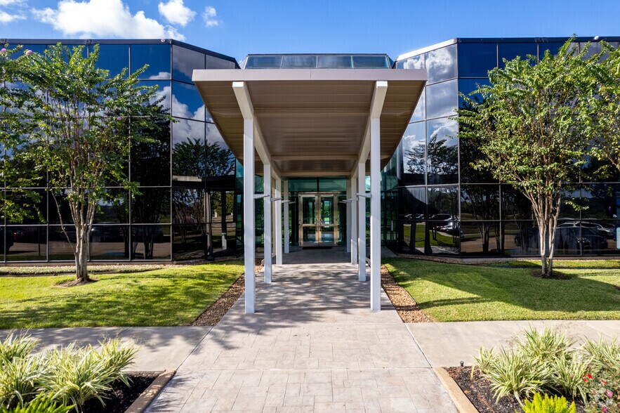 More Photos Of 25722 Kingsland Blvd, Katy Office For Lease