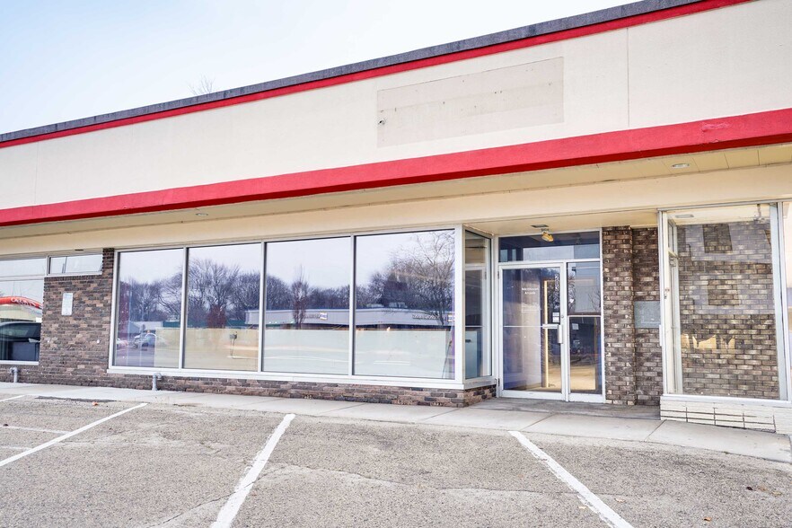 More Photos Of 195-209 Cottage Grove Rd, Madison Storefront For Lease