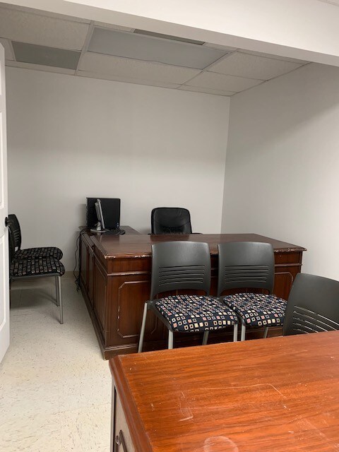 More Photos Of 9780 56th St N, Temple Terrace Medical For Lease