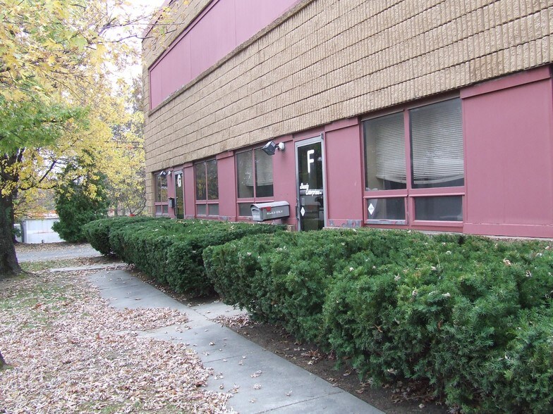 More Photos Of 876 N Lenola Rd, Moorestown Warehouse For Lease