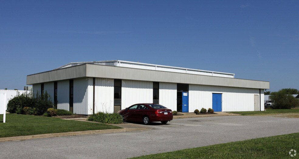 Primary Photo Of 1174 Lance Rd, Norfolk Flex For Lease