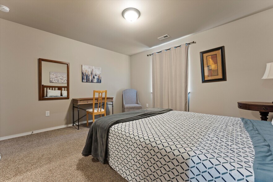 More Photos Of 2729 W Marina Dr, Moses Lake Apartments For Sale