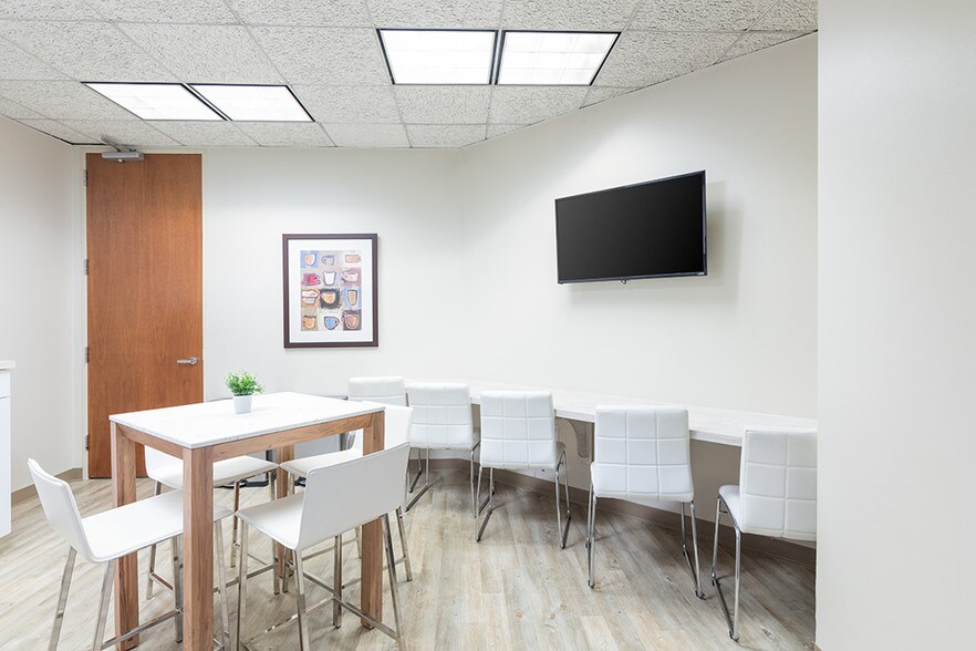 More Photos Of 10866 Wilshire Blvd, Los Angeles Office For Lease