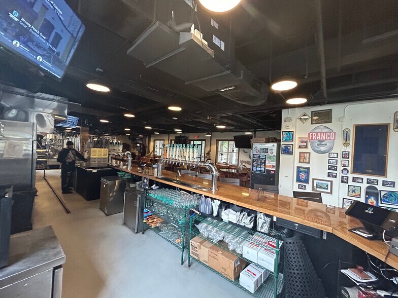 More Photos Of 227 N Eola Dr, Orlando Hotel For Lease