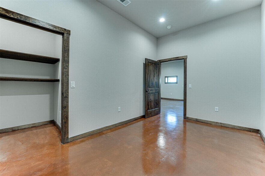 More Photos Of 3406 Interstate 30 W, Caddo Mills Flex For Lease