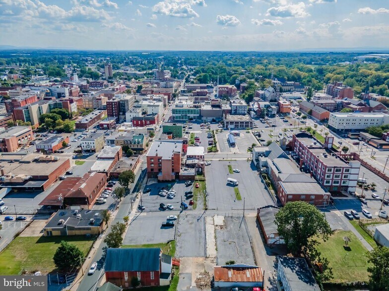 More Photos Of 100 W Franklin St, Hagerstown Office Residential For Lease