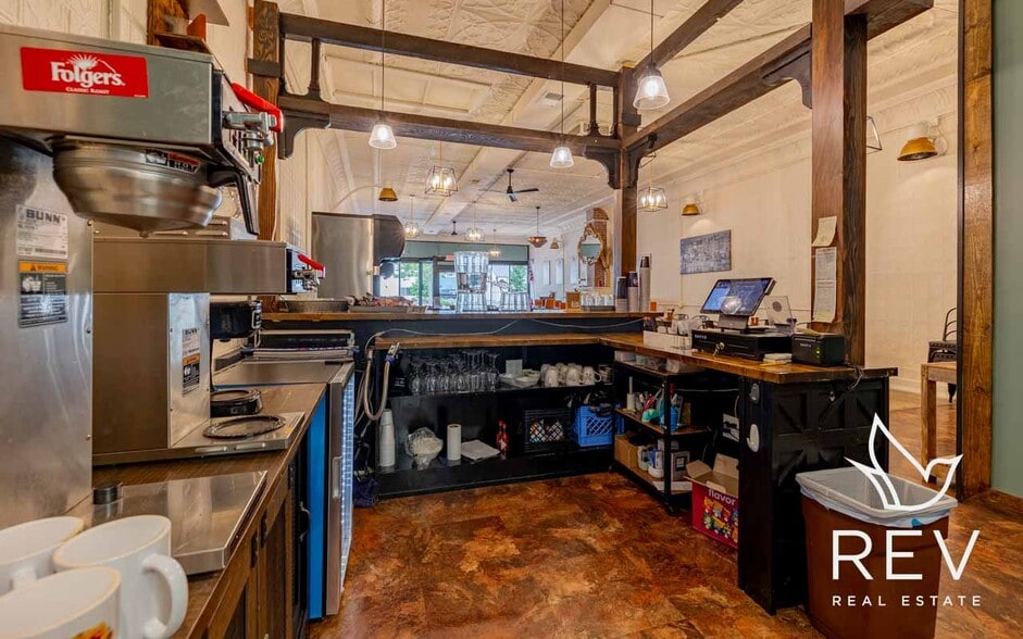 More Photos Of 117 S Bent St, Powell General Retail For Sale
