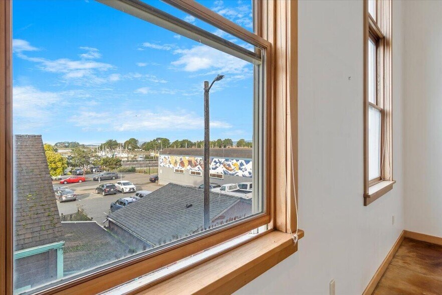 More Photos Of 507 2nd St, Eureka General Retail For Sale