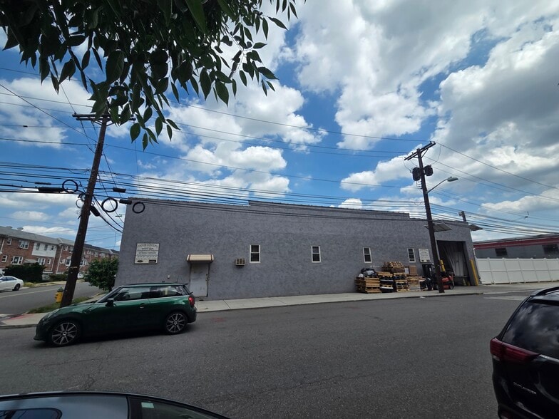 More Photos Of 300 1st St, Harrison Warehouse For Sale